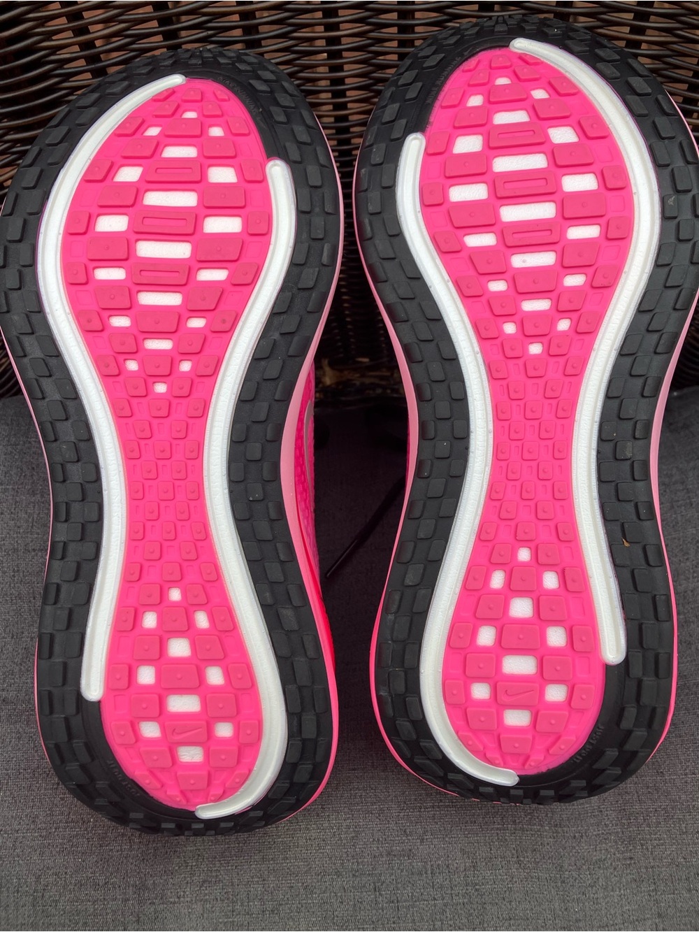 Nike Women's Vomero plus PinkRunning Sneakers with excellent cushion - Picture 10 of 12
